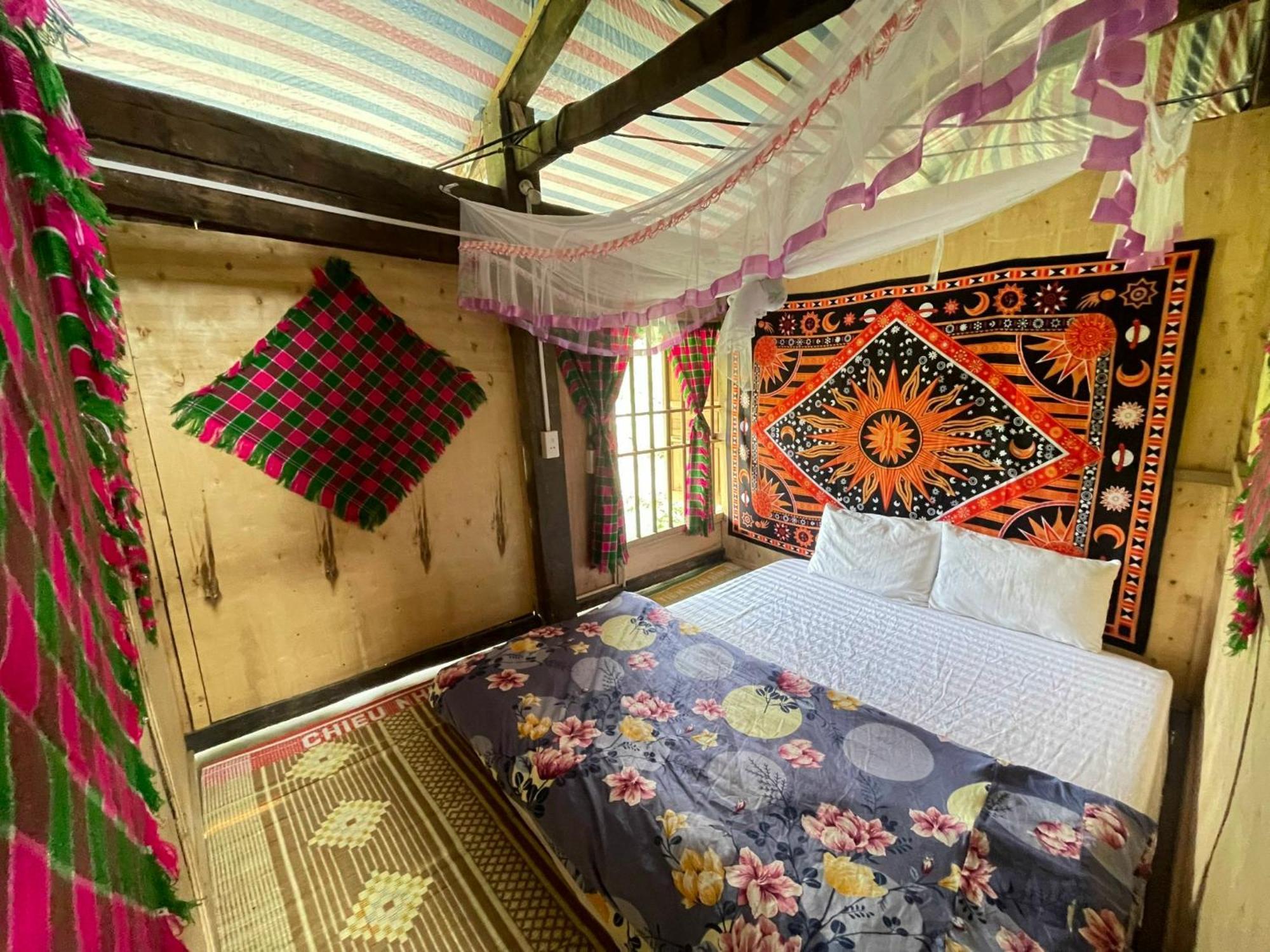 Du Gia Van Chung Homestay Lang Cac Bilik gambar